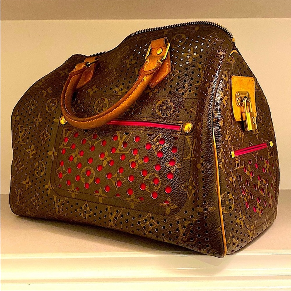 ✨Louis Vuitton- LIMITED EDITION-Speedy30 w/pink suede interior💗